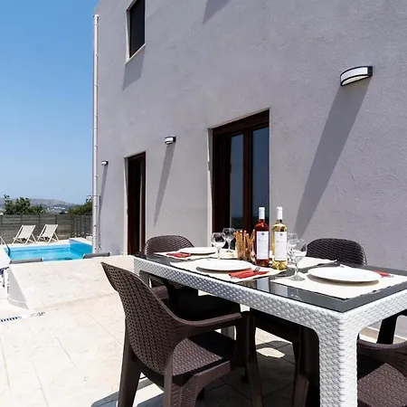 Villa Karouzo - With Private Pool Ayios Konstandinos  Buitenkant foto