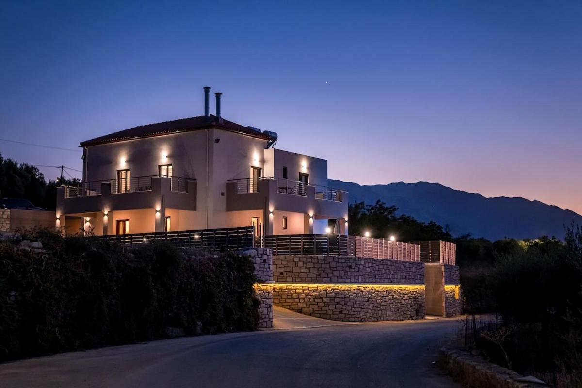 Villa Karouzo - With Private Pool *