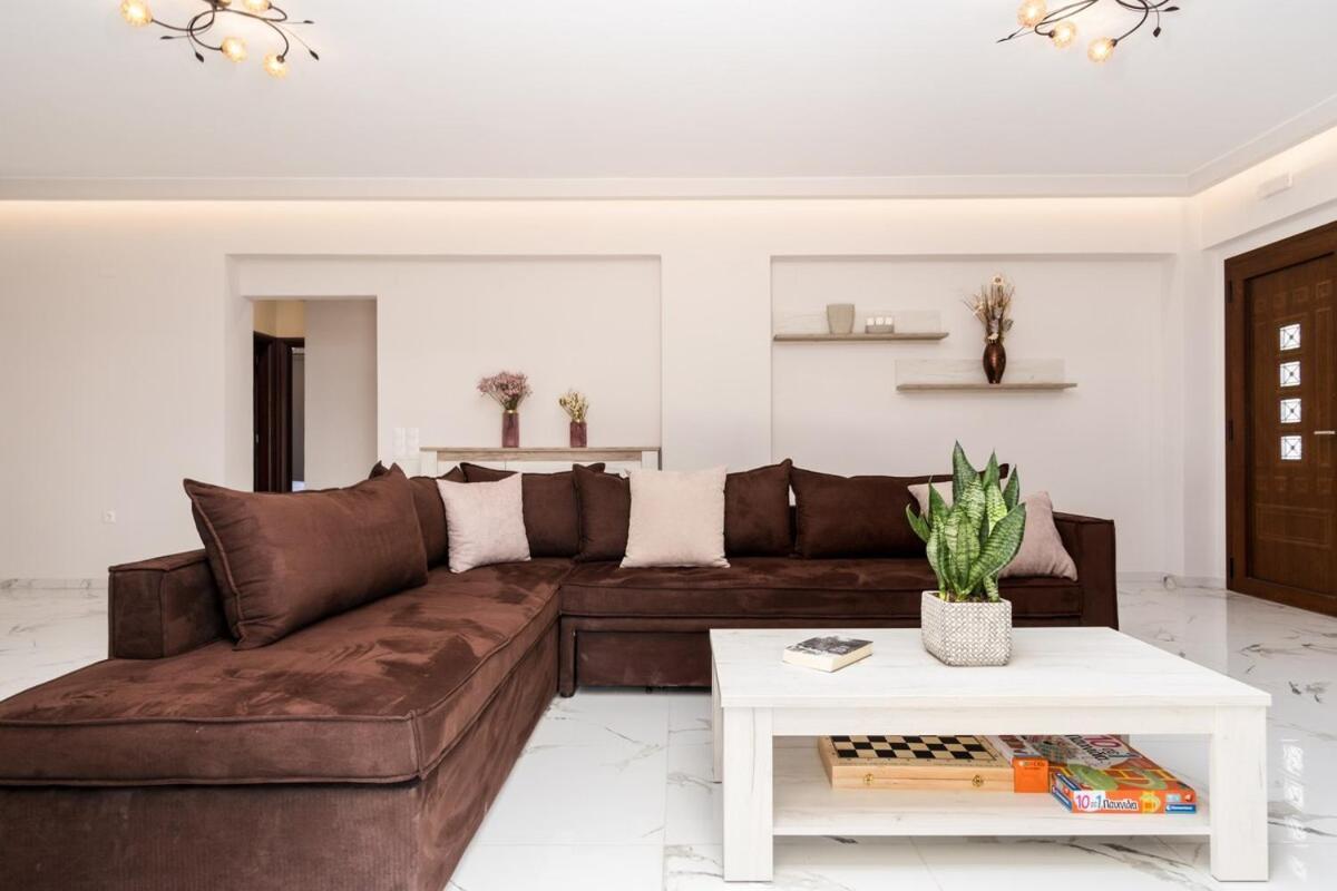 Karouzo - With Private Pool Villa