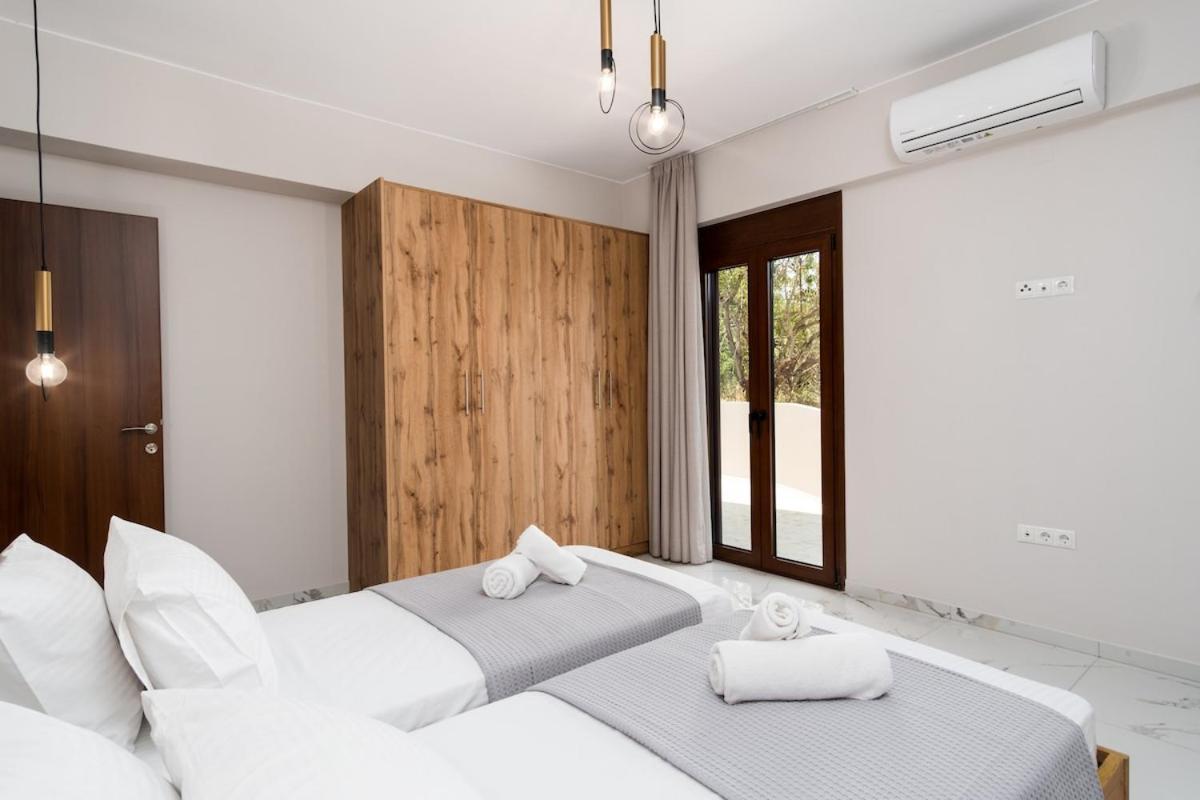Villa Karouzo - With Private Pool *